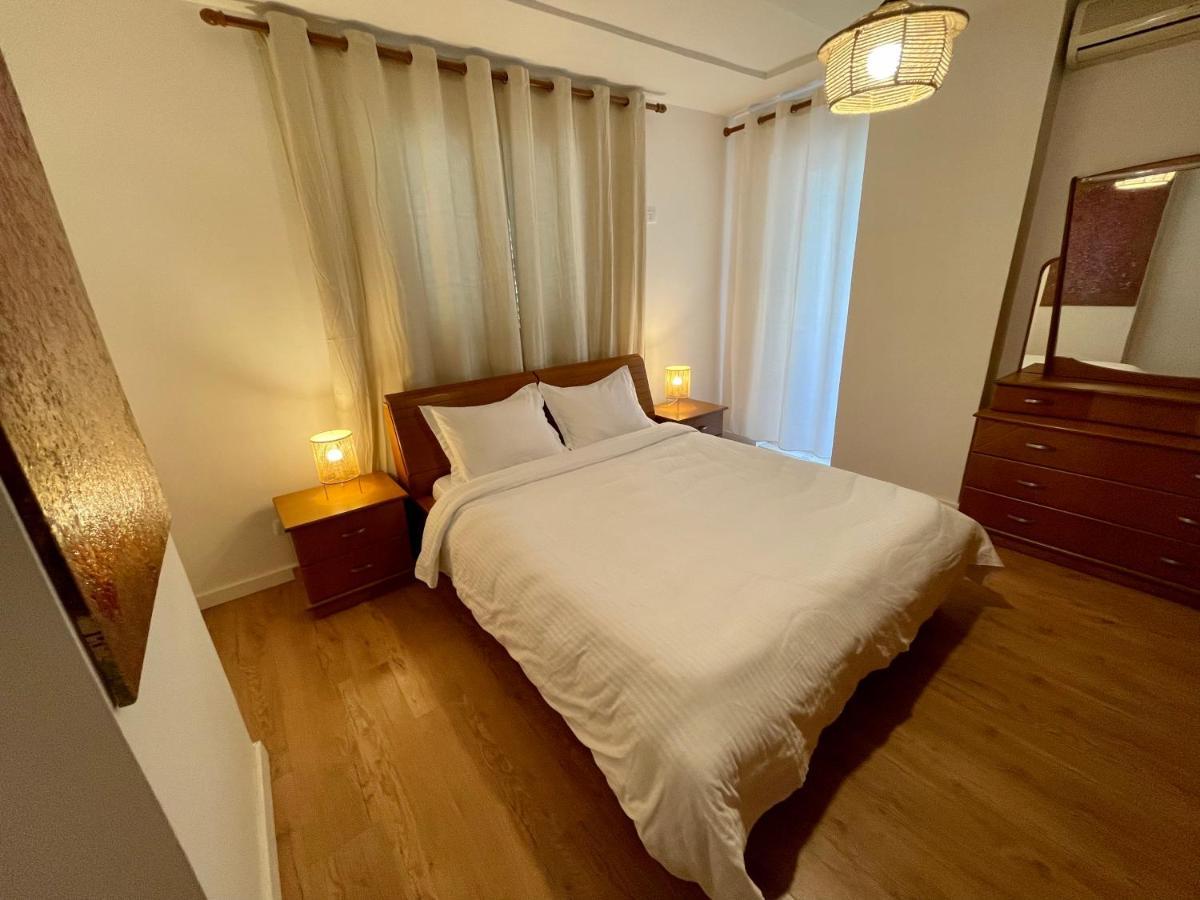 Proper 1 Apartment *